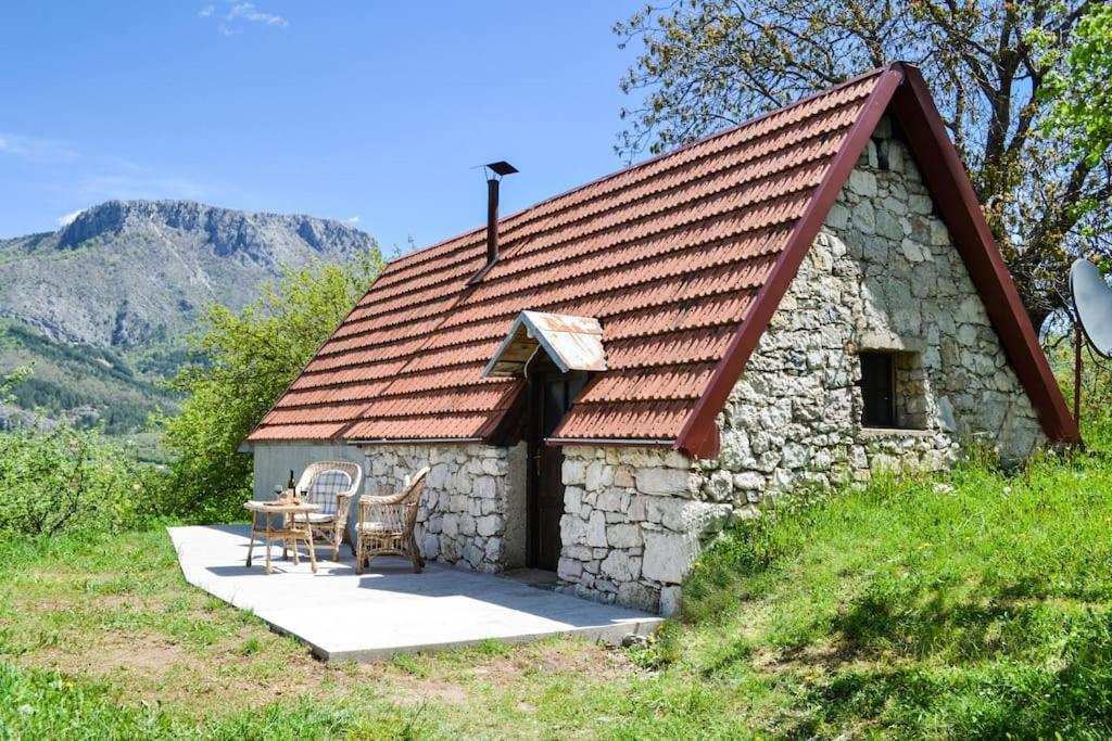 Grandma'S Hut Villa Nikšić Exterior foto